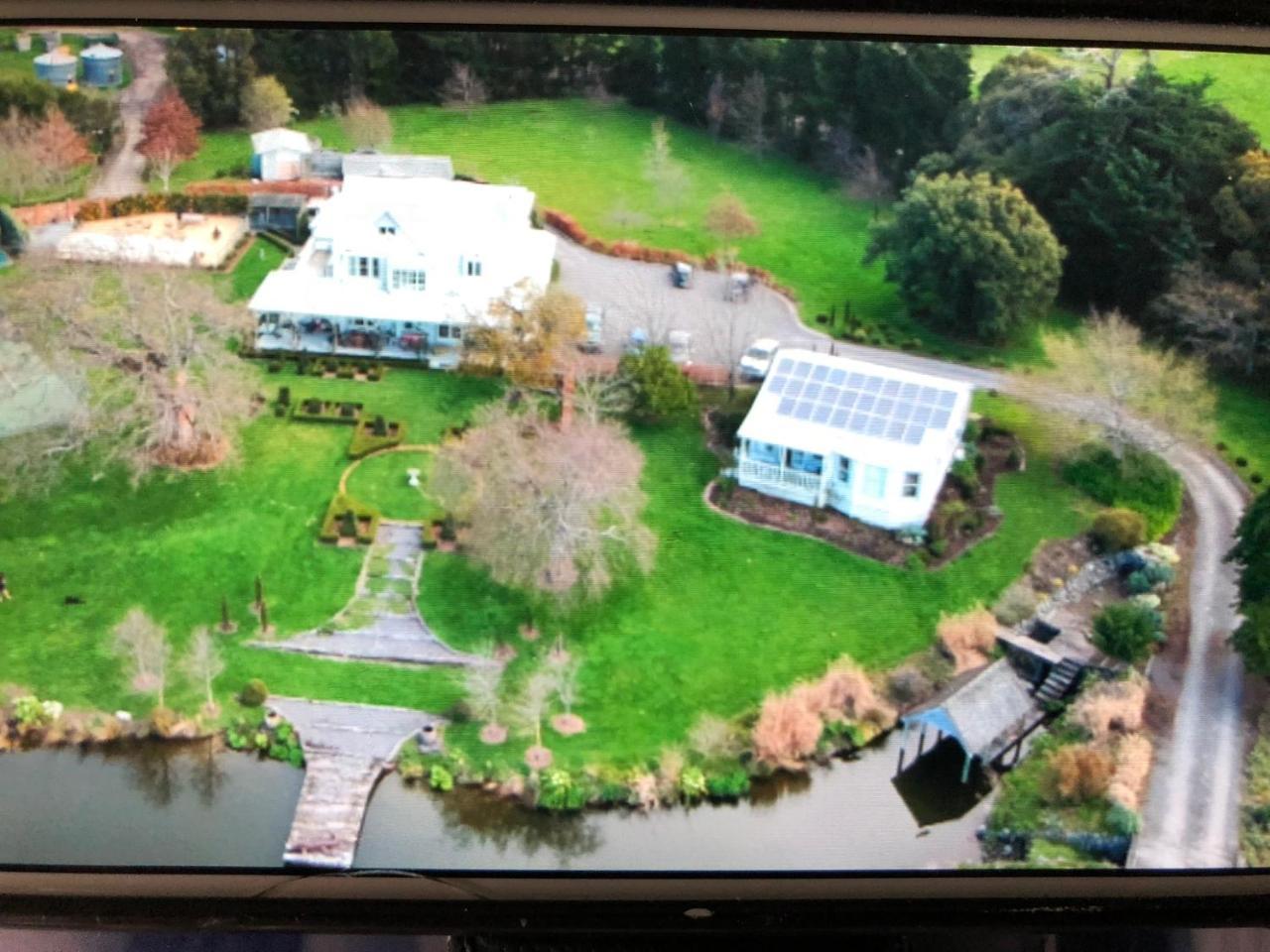 Te Kopura Lodge Martinborough Ngoại thất bức ảnh